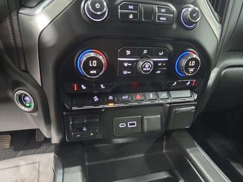 Used 2019 Chevrolet Silverado 1500 RST AWD/4WD image 15