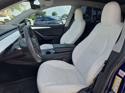 Used 2023 Tesla Model Y Long Range AWD/4WD image 12