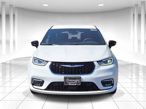 New 2026 Chrysler Pacifica Select image 8