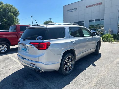 Used 2019 GMC Acadia Denali w/ Technology Package FWD image 3