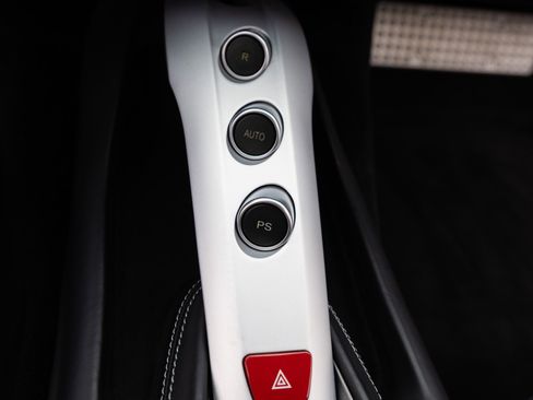 Used 2014 Ferrari F12 Berlinetta image 33