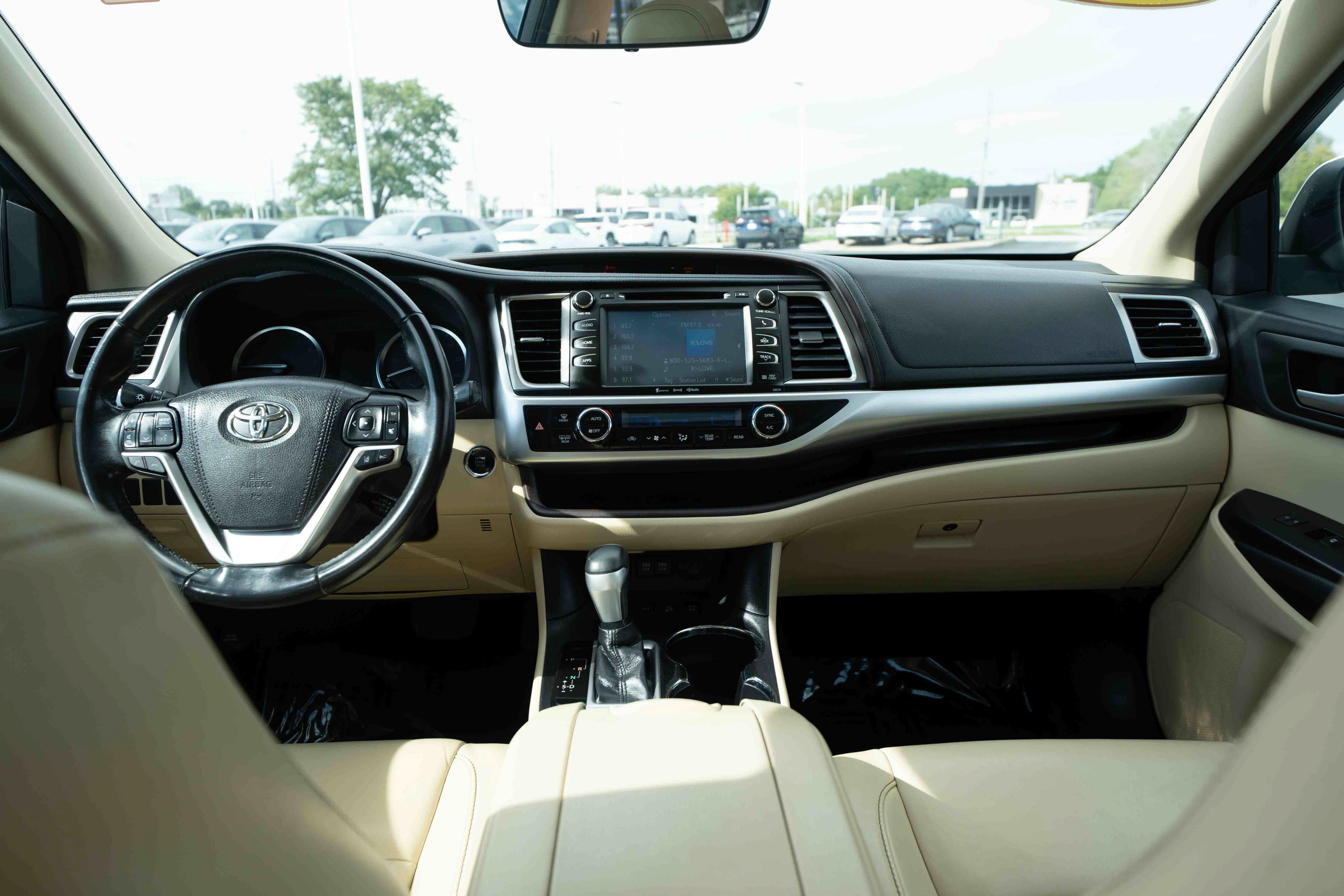 Used 2017 Toyota Highlander XLE AWD/4WD image 20
