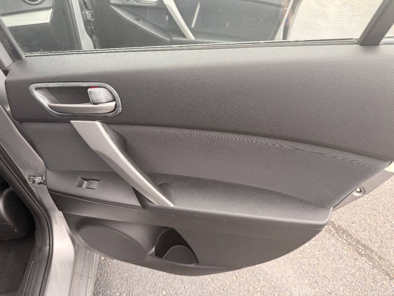 Used 2010 MAZDA MAZDA3 s Sport FWD image 16