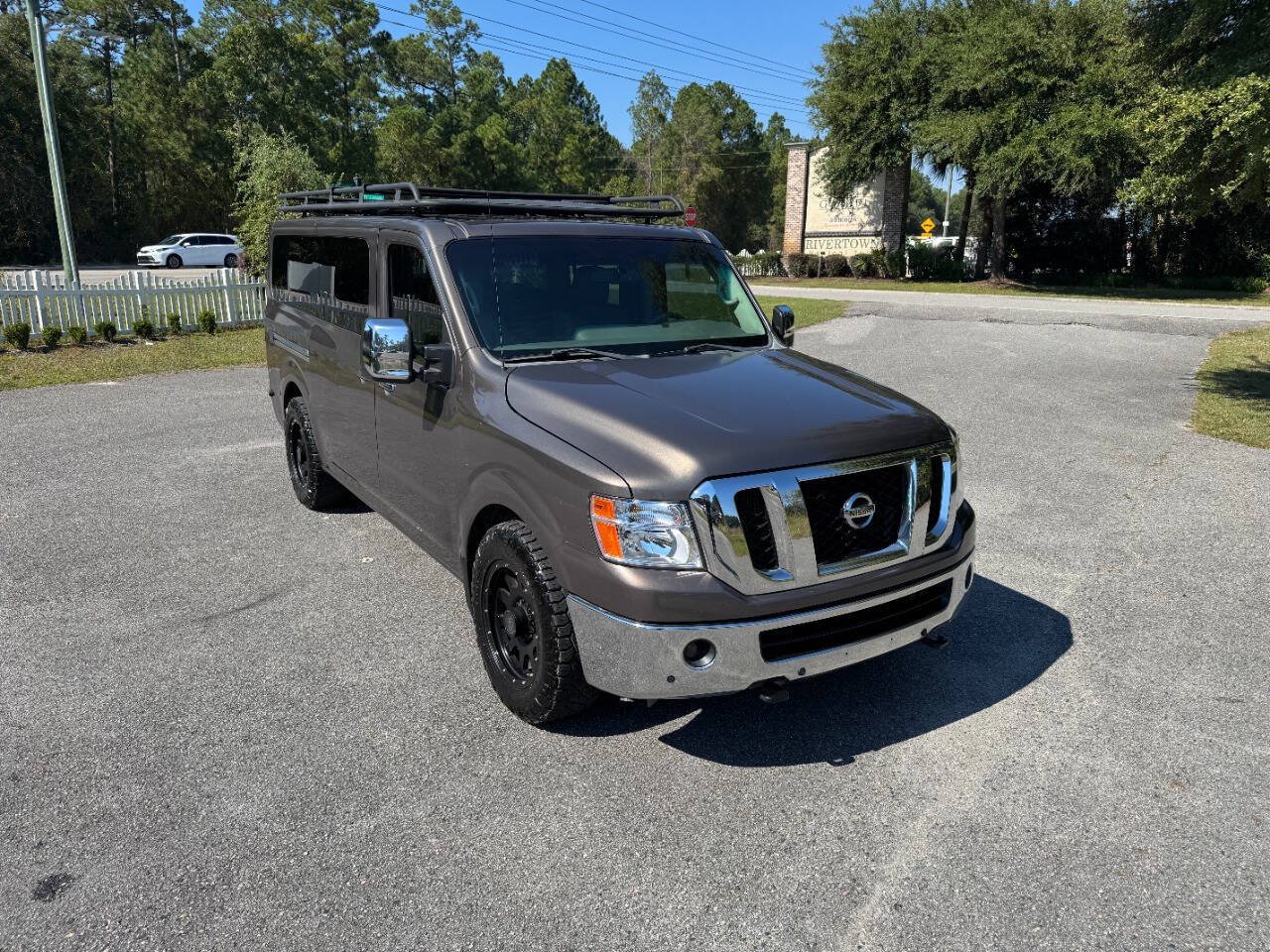 Used 2017 Nissan NV 3500 SL RWD image 38