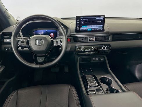 Certified 2025 Honda Pilot Black Edition image 22