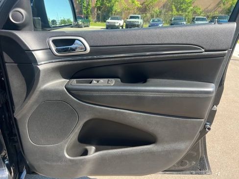 Used 2020 Jeep Grand Cherokee Limited AWD/4WD image 9