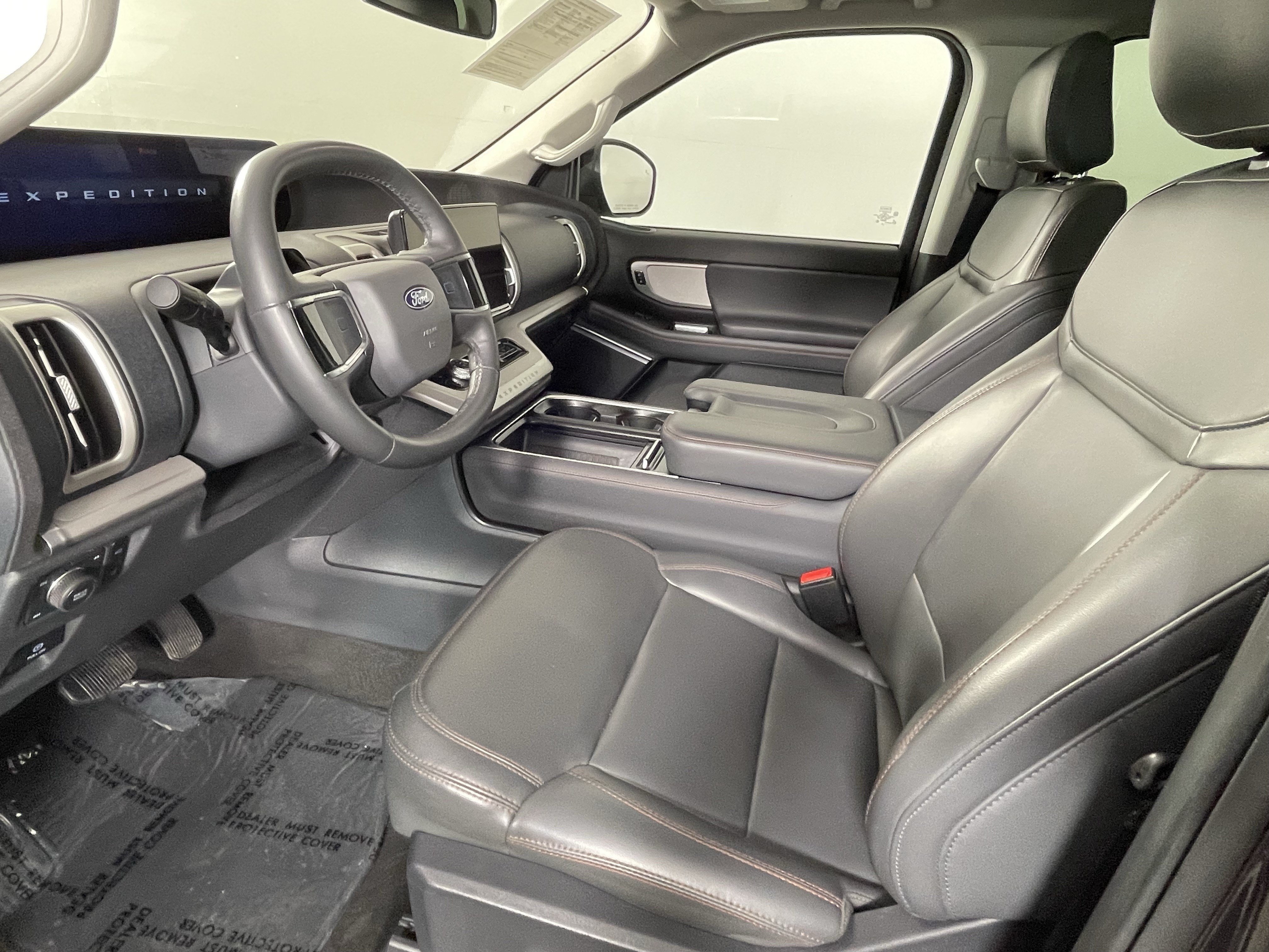 Used 2025 Ford Expedition Active AWD/4WD image 9