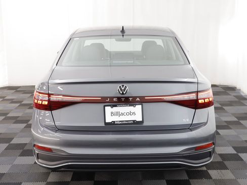 Used 2025 Volkswagen Jetta SE w/ Black Wheel Package image 16