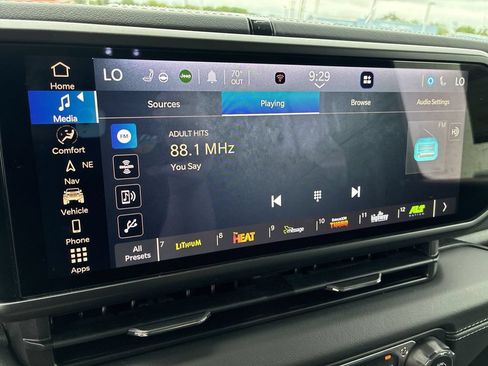 Used 2024 Jeep Wrangler Unlimited Rubicon w/ Technology Group AWD/4WD image 15