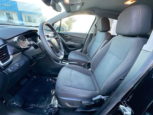 Used 2022 Chevrolet Trax LS w/ Tint and Cruise Package AWD/4WD image 19