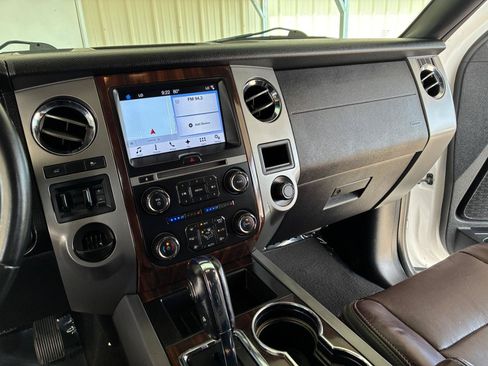 Used 2017 Ford Expedition Platinum RWD image 20