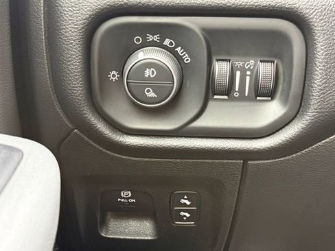 Used 2019 RAM 1500 Big Horn image 12