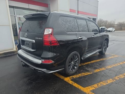Used 2022 Lexus GX 460 Premium w/ Accessory Package image 3