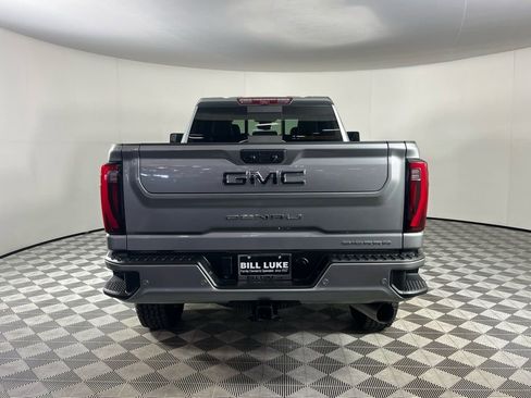 Used 2024 GMC Sierra 2500 Denali Ultimate image 8