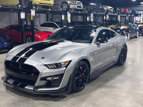 Used 2022 Ford Mustang Shelby GT500 w/ Technology Package image 16