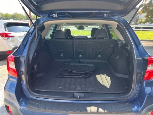 Used 2019 Subaru Outback 2.5i Limited AWD/4WD image 10