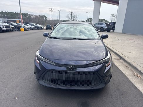 Used 2020 Toyota Corolla LE image 1