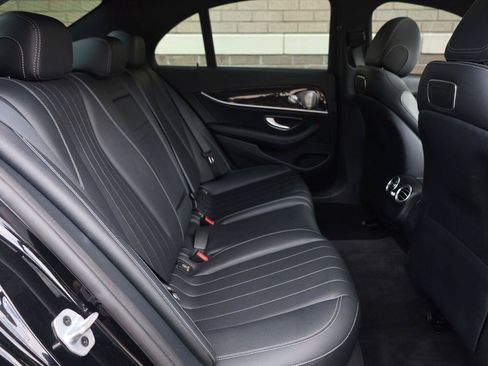 Used 2019 Mercedes-Benz E 300 image 24