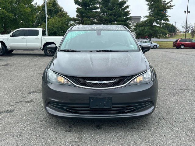 Used 2017 Chrysler Pacifica LX FWD image 9