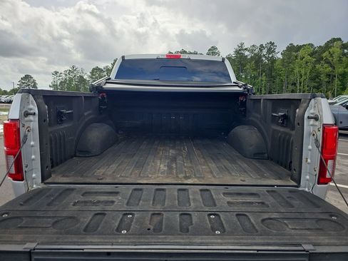Used 2018 Ford F150 Lariat w/ Equipment Group 502A Luxury AWD/4WD image 16