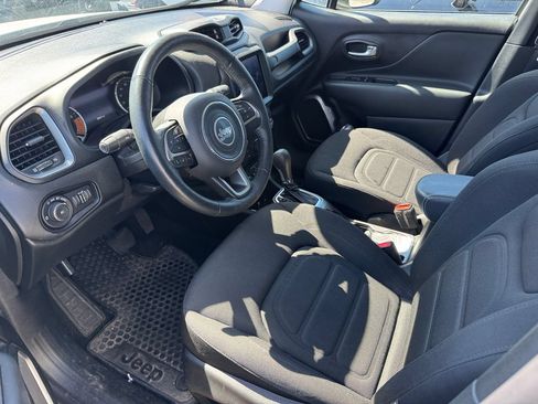 Used 2022 Jeep Renegade Latitude w/ Convenience Group AWD/4WD image 9