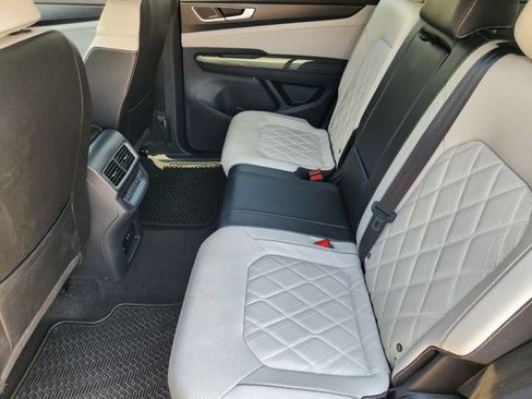 Used 2024 Volkswagen Atlas Cross Sport SEL Premium R-Line AWD/4WD image 30