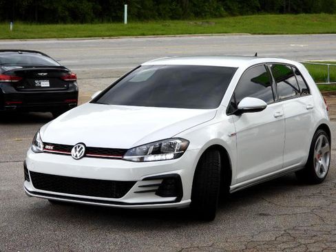 Used 2020 Volkswagen GTI S image 10