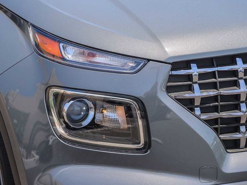 New 2026 Hyundai Venue SEL FWD image 4