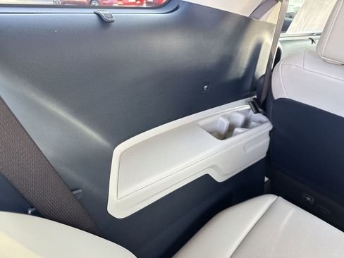 New 2026 Kia Carnival EX FWD image 29