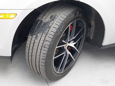 Certified 2024 Porsche Macan S image 34