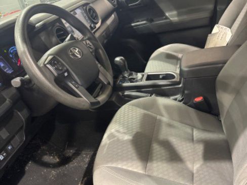 Used 2020 Toyota Tacoma SR image 10