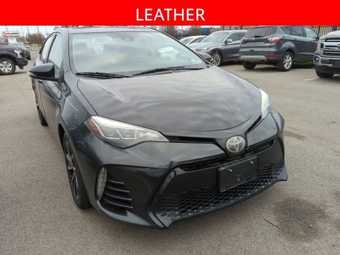 Used 2018 Toyota Corolla XSE image 3