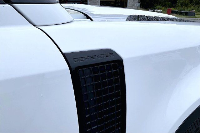Used 2025 Land Rover Defender 110 S AWD/4WD image 24
