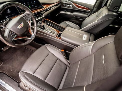 Certified 2024 Cadillac Escalade Premium Luxury image 7