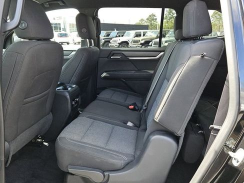 Used 2025 GMC Acadia Elevation FWD image 11