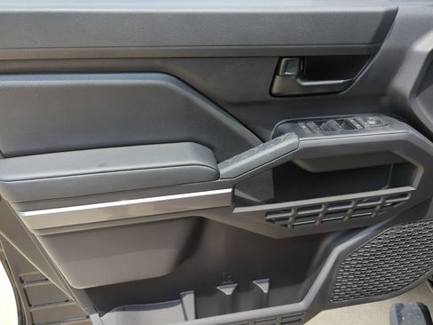 Used 2026 Toyota Tacoma SR5 RWD image 19