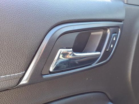 Used 2017 GMC Yukon SLE w/ SLE Value Package image 15