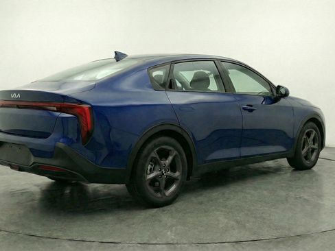 Used 2025 Kia K4 LXS image 9