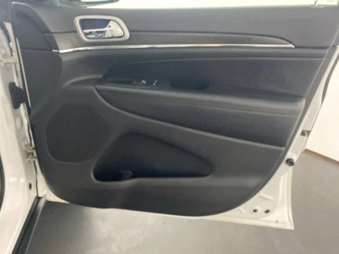 Used 2018 Jeep Grand Cherokee Limited AWD/4WD image 27