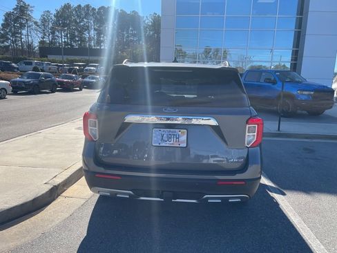 Used 2023 Ford Explorer XLT w/ Equipment Group 202A image 10