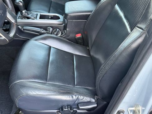 Used 2019 Toyota Tacoma TRD Off-Road image 10