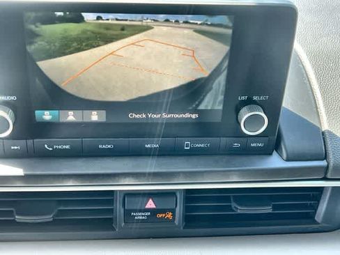 Used 2023 Honda Pilot LX image 26