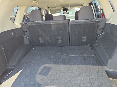 Used 2023 Nissan Rogue SV FWD image 14