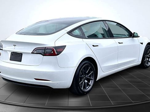 Used 2022 Tesla Model 3 image 23