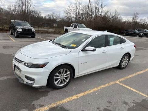Used 2017 Chevrolet Malibu LT image 13