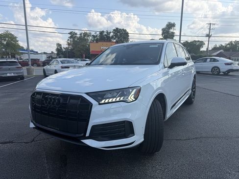 Used 2023 Audi Q7 2.0T Premium Plus w/ Premium Plus Package AWD/4WD image 2