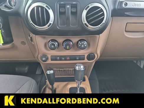 Used 2017 Jeep Wrangler Rubicon w/ Trailer Tow Group AWD/4WD image 11