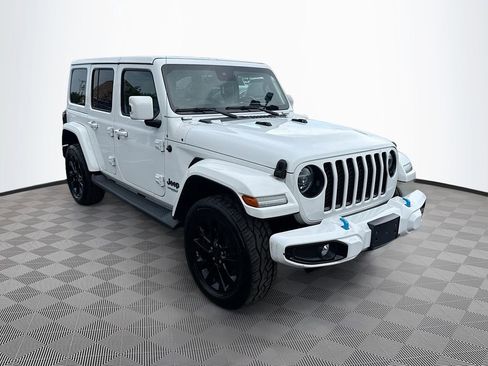 Used 2021 Jeep Wrangler Unlimited Sahara image 4