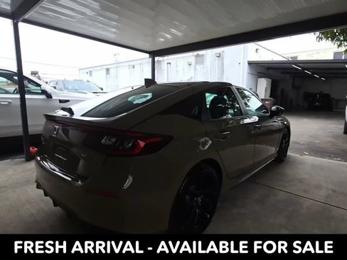 Used 2025 Honda Civic Sport image 4