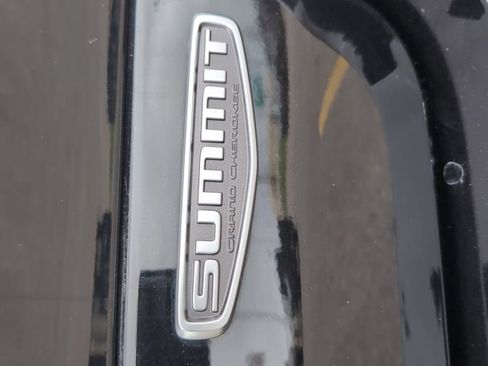 Used 2023 Jeep Grand Cherokee Summit w/ Adv Protech Group IV AWD/4WD image 17